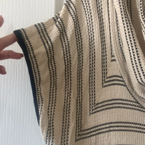 LA CHATEAU - Oversized Cowl Neck, Short Sleeve Stripped Shirt - Picture 3 of 9